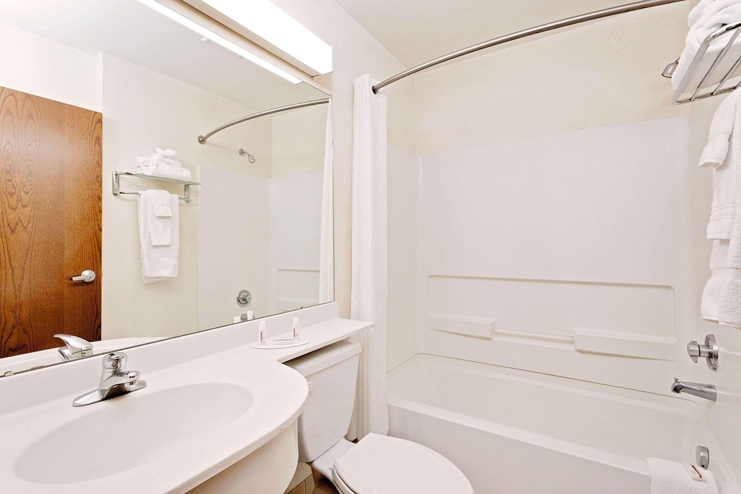 Hotel Microtel & By Wyndham 2*